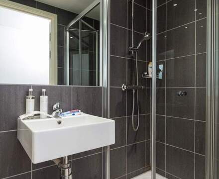 luxury shower room 2